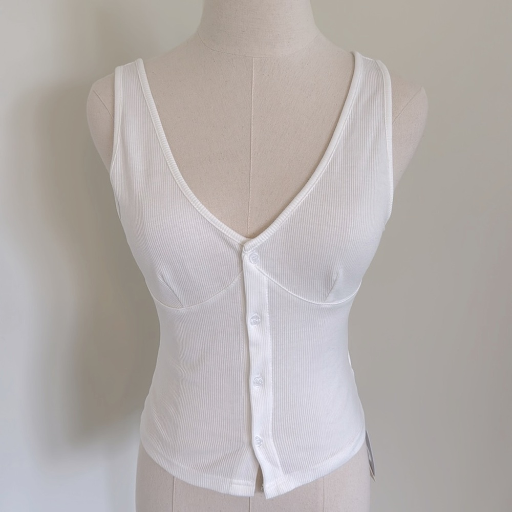 COMMENSE | Ribbed White Tank | Size: Medium